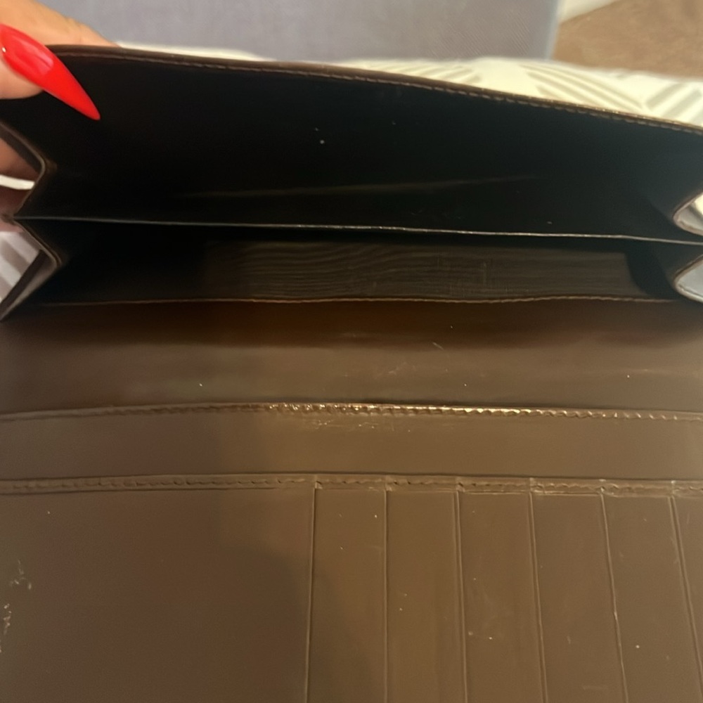 Gucci Wallet - Picture 5 of 8